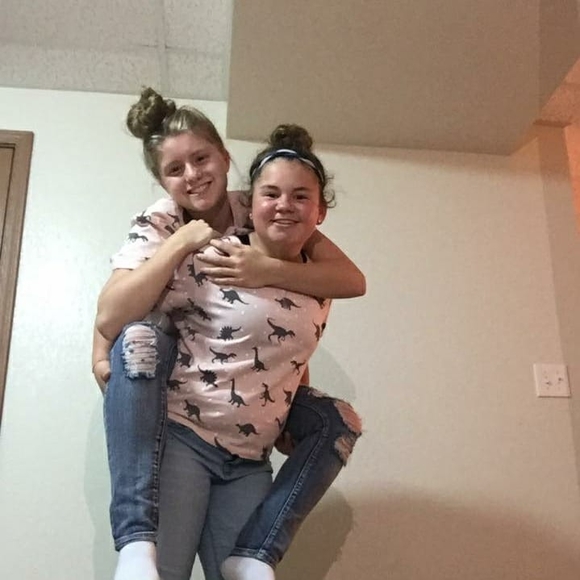 Meet your Posher, Mckenzie - Picture 1 of 1